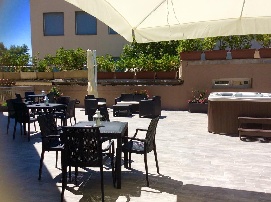 Hotel Residence Paradiso Монелья Экстерьер фото
